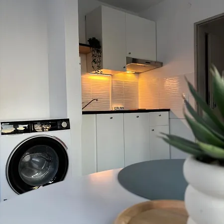 Zentral Gelegenes 1,5 Von Living Apartment *